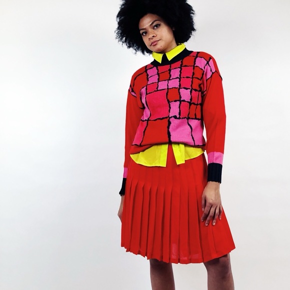 Red Escada pleated wool skirt - Picture 4 of 9